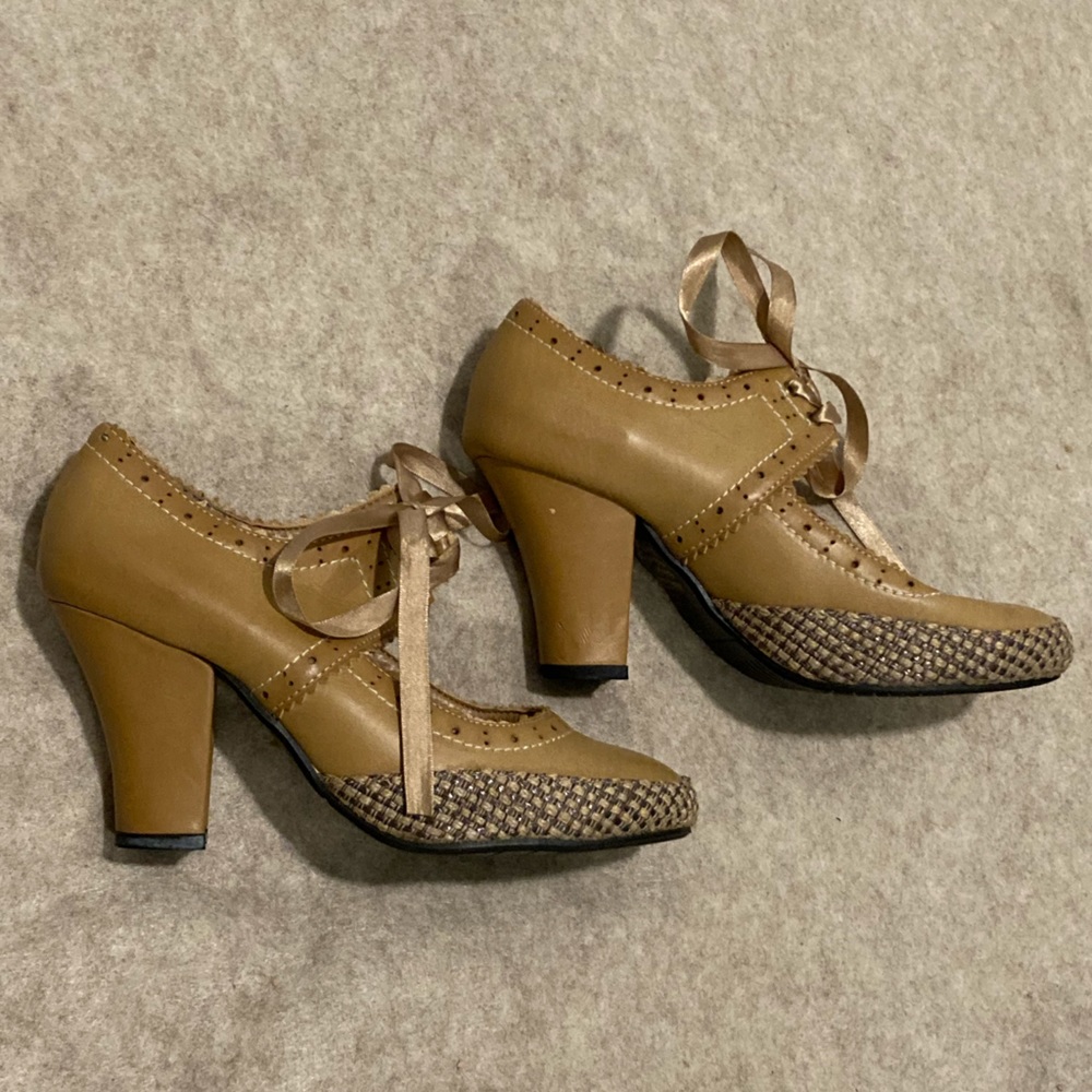 Cute Ribbon Heels - Picture 5 of 16